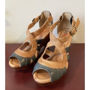 Miz Mooz Petra Wedge Heel Sandals Women's Size 6.5 Blue and Beige Leather Shoes